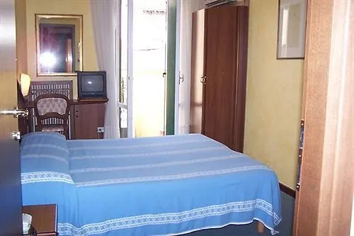 **  ורונה Hotel Cavour איטליה