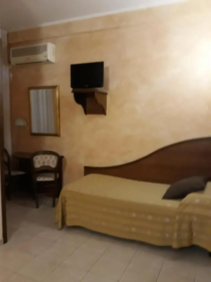 ורונה Hotel Cavour