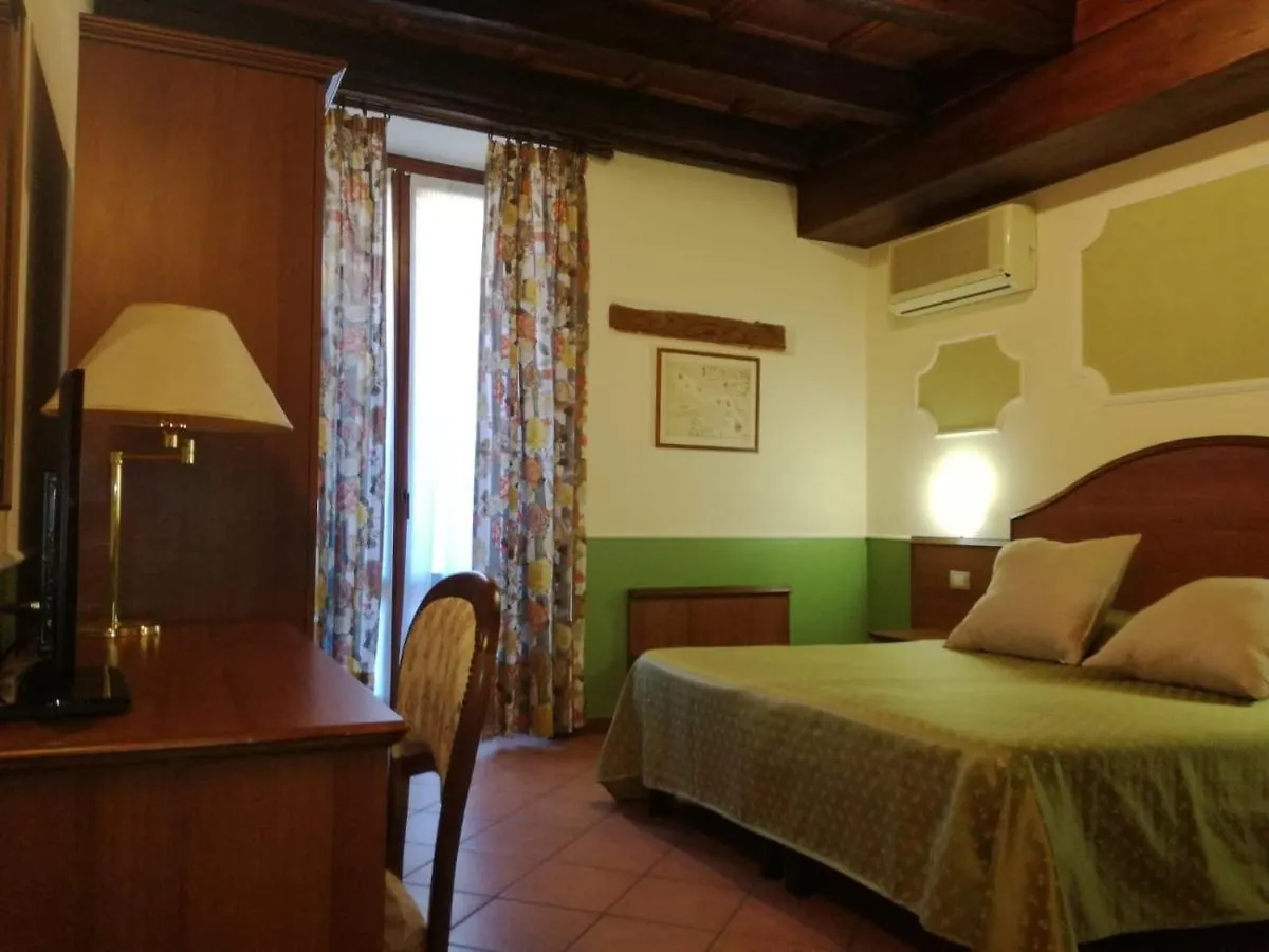 Hotel Cavour contacts