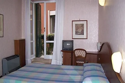 Hotel Cavour Verona 2*,  Italien