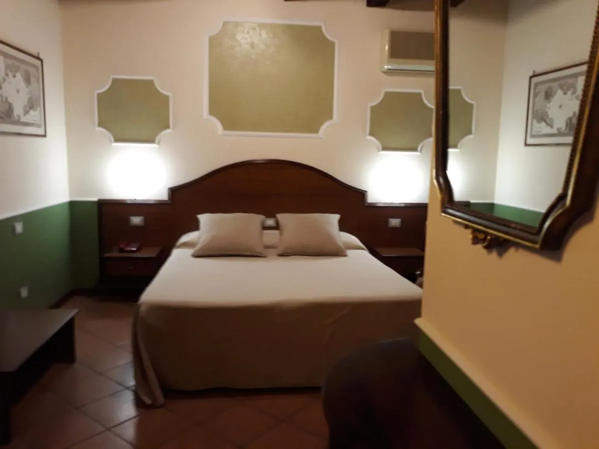 Hotel Cavour Verona 2*,  Italia