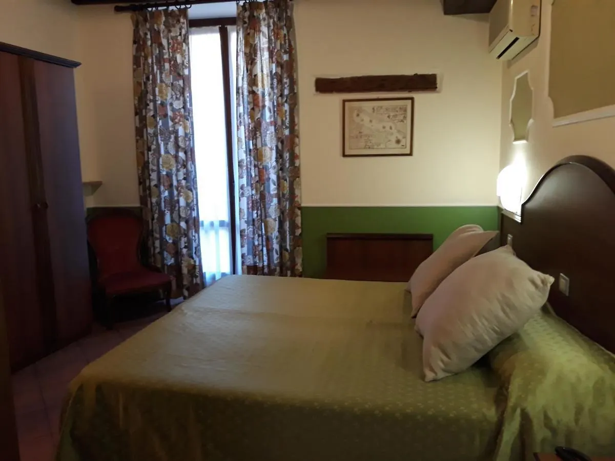 **  Hotel Cavour Verona Italia